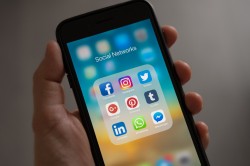 Facebook’s news ban, Google’s private deals & their impact on freelancers and small businesses in Australia